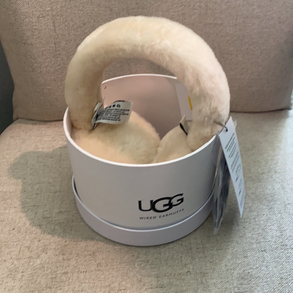 UGG wired earmuffs NWT